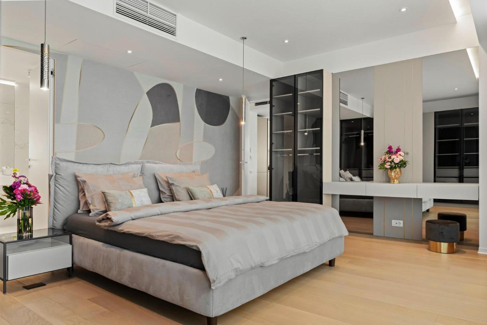 One Luxury *